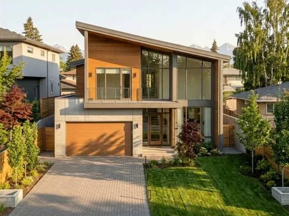 1308 W 17a St NW, Calgary, AB T2N 2E9