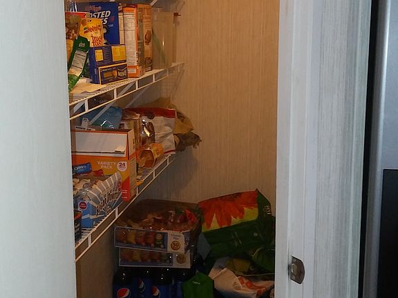 Walk in pantry