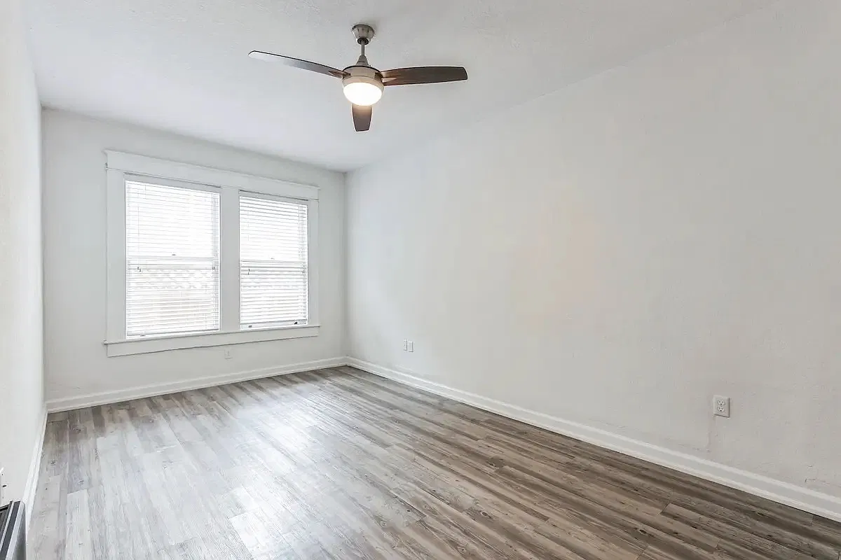 1 bed, 800 sqft, $2,322 — Photo 4