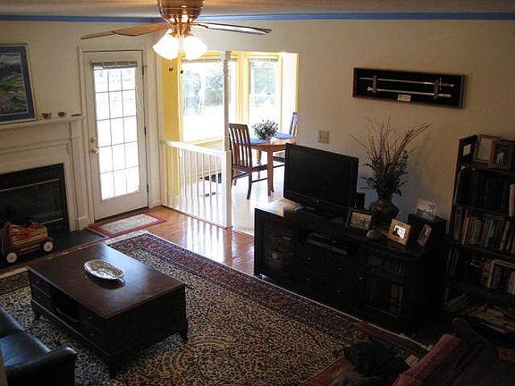 Living room & eat-in kitchen