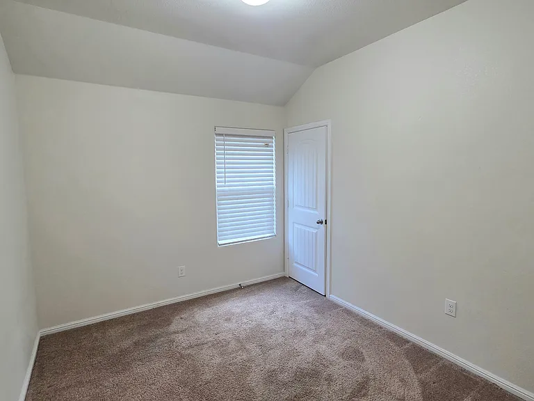 8433 Comanche Springs Dr — Photo 5