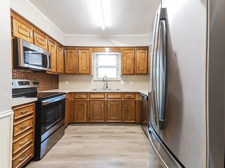 405 W Marble St — Photo 10