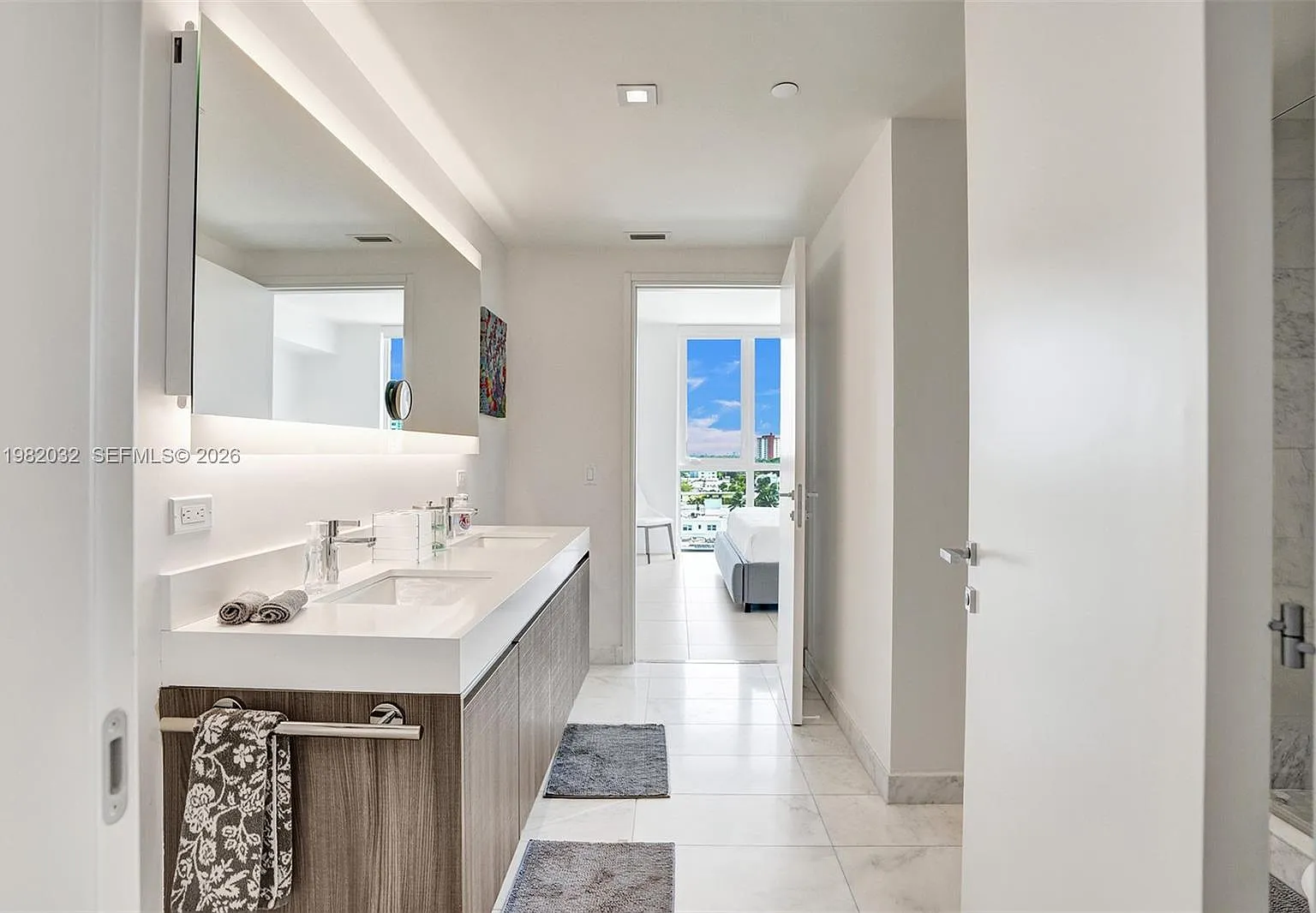 Tiffany House Condo — Photo 3