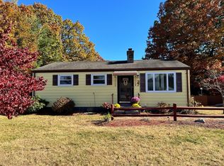 27 Regal St, Springfield, MA 01118