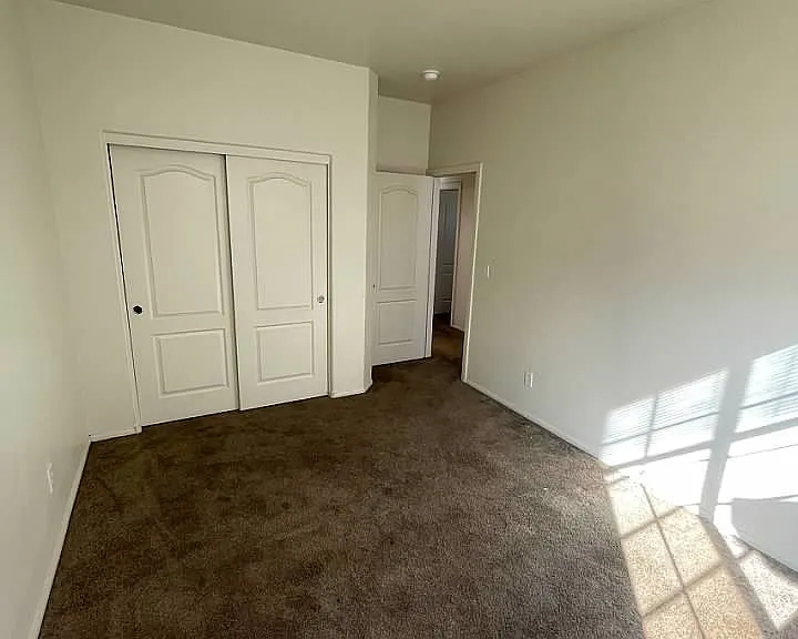 731 Emerald Idol Pl — Photo 32