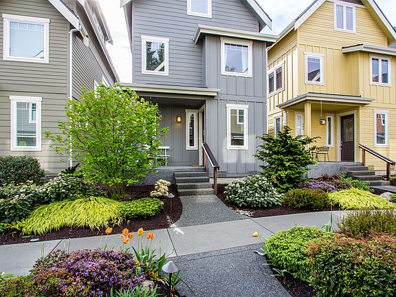 3 levels include lower great room, mid level 3 bedrooms and 2 full baths.