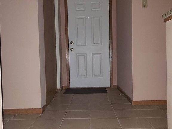 2nd image of 1229 Rivercrest Dr Unit A
