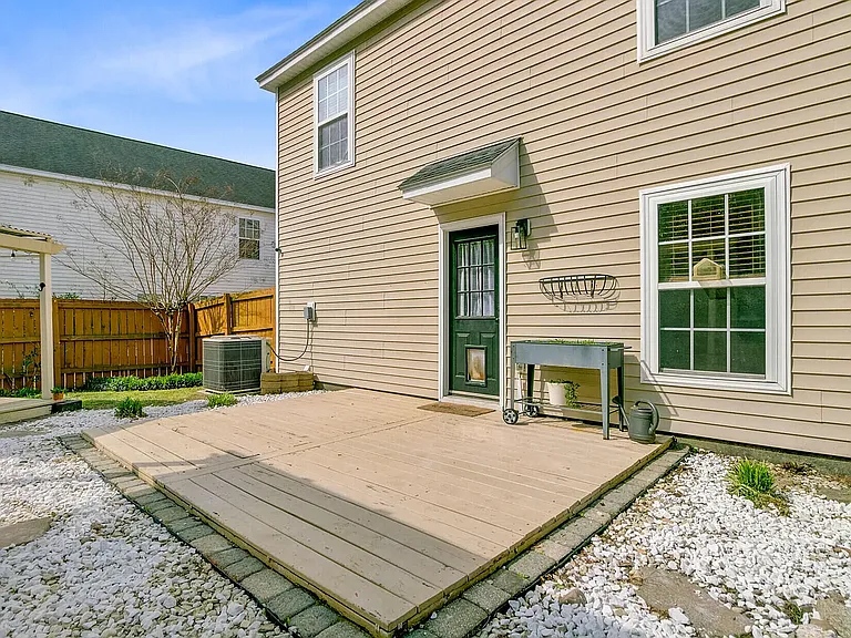 236 Emerald Isle Dr — Photo 30