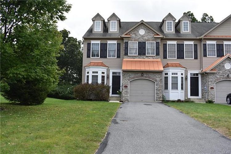 1st image of 38 Hillside Ct S