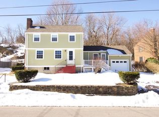 15 Surrey Rd, Salem, MA 01970