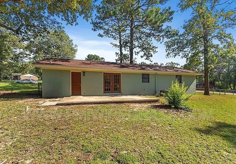 119 Sharon Ct — Photo 35
