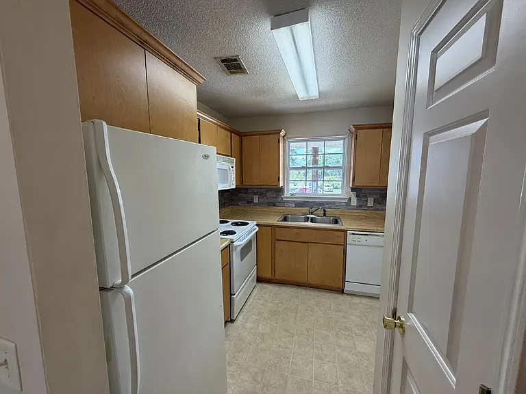 101 Hall St #221 — Photo 9