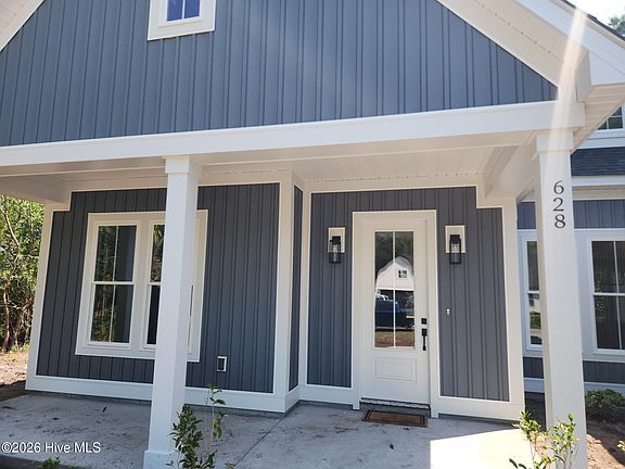 4th image of 628 Boundary Loop Road NW