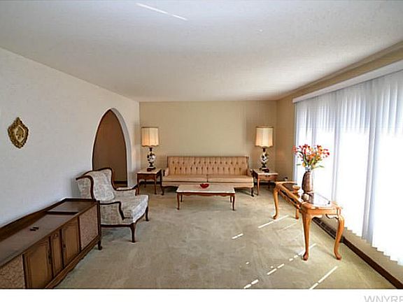 4th image of 189 Lowell Ln