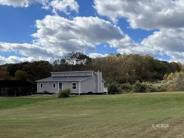 15393 Shade Rd, Guysville, OH 45735