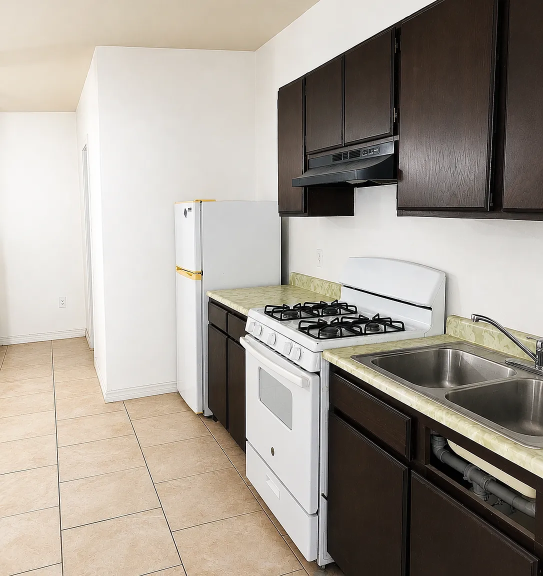 Studio, 360 sqft, $950 — Photo 3