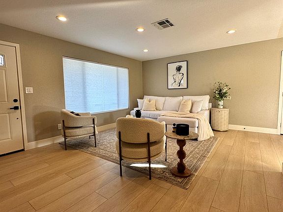 3rd image of 6237 Claus Rd