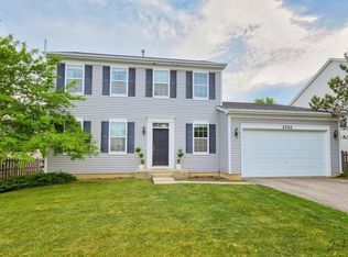 2742 Moraine Valley Rd, Wauconda, IL 60084