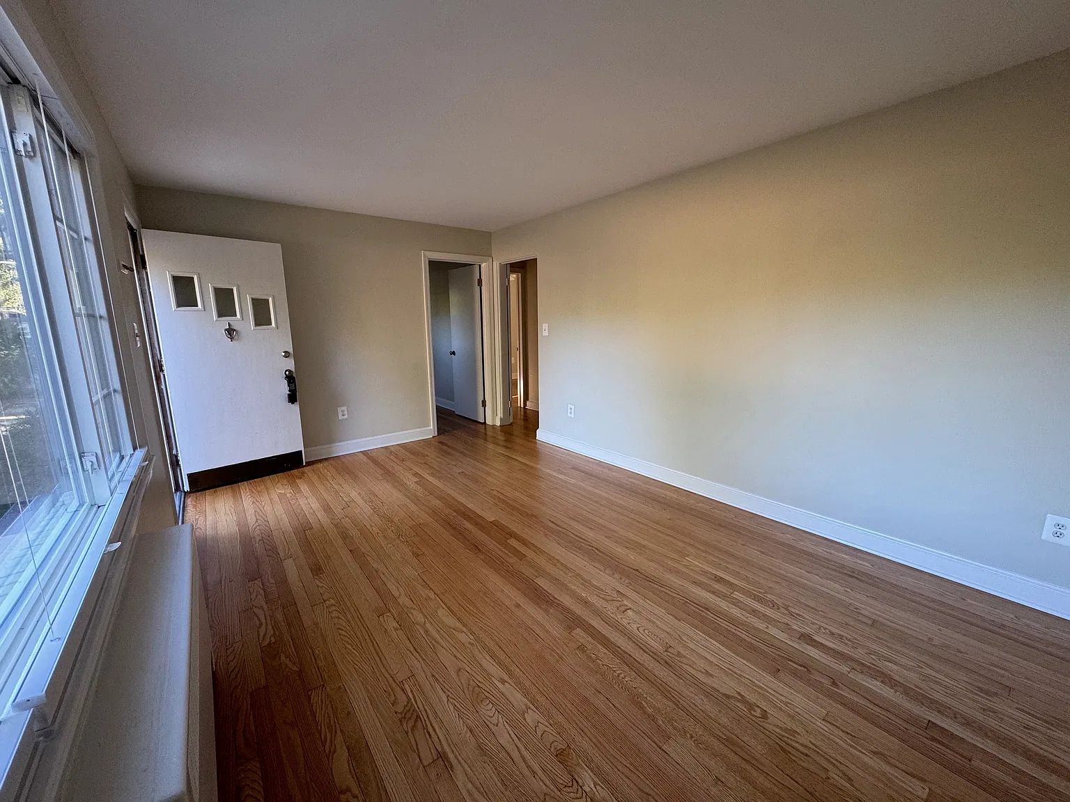 2 bed, 1124 sqft, $3,000 — Photo 3