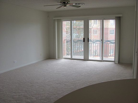 2nd image of 710 Creekside Dr Unit 407A
