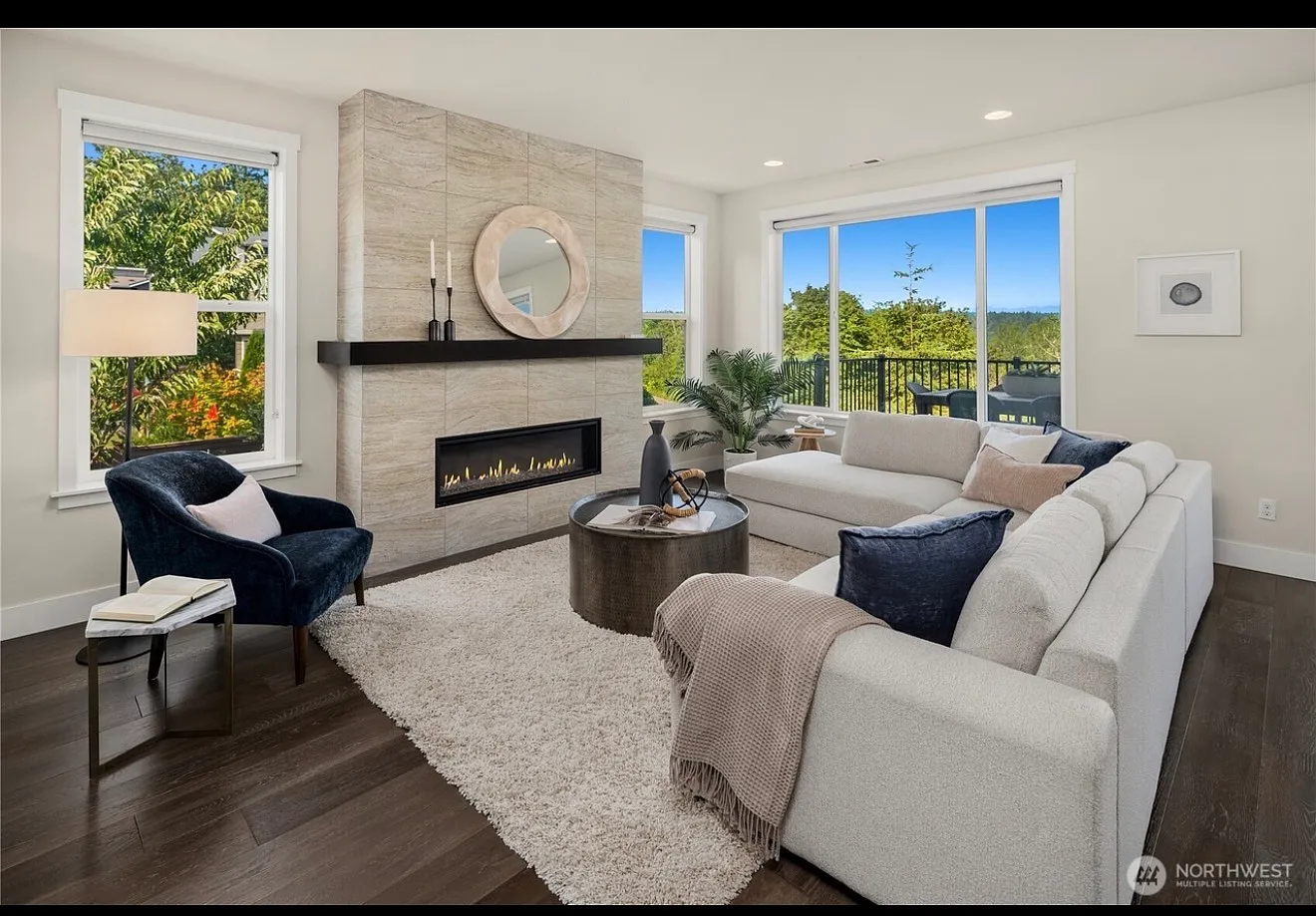 5 bed, 3587 sqft, $6,950 — Photo 3