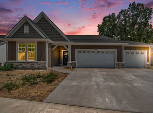 17470 Baltrusol Dr, Spring Lake, MI 49456