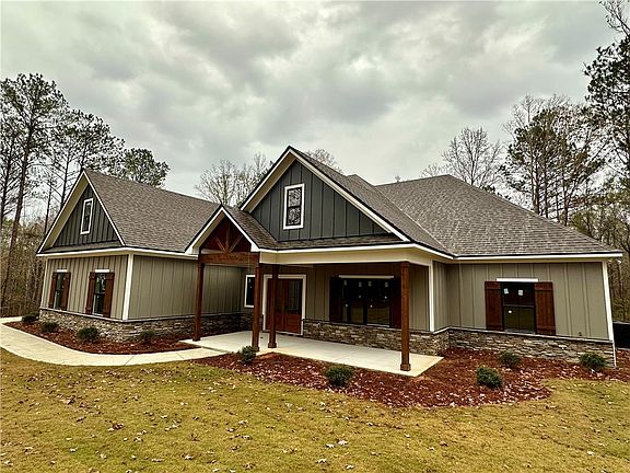 4th image of 373 Lee Road 246