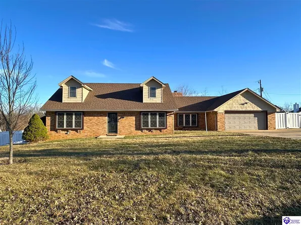 273 Manor Dr, Radcliff, KY 40160