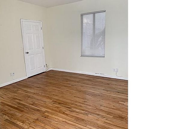 3rd image of 611 Espanola Way APT 6