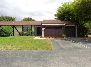 5 Seneca Ct, Royal Palm Beach, FL 33411