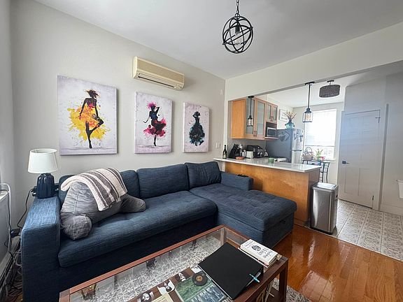 5th image of 1136 31st Ave APT 3R