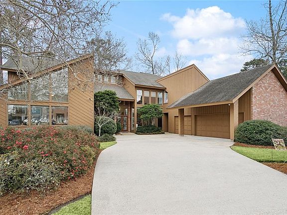 2nd image of 809 Tete Lours Dr