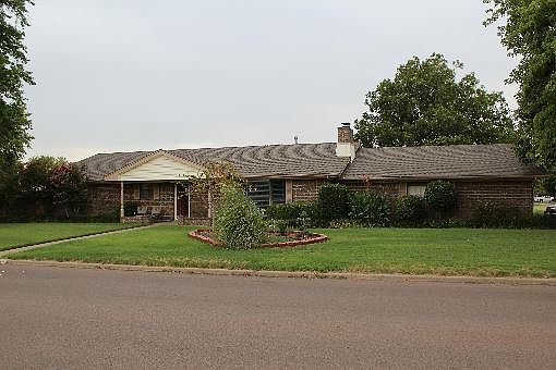 2nd image of 901 Jami Ave