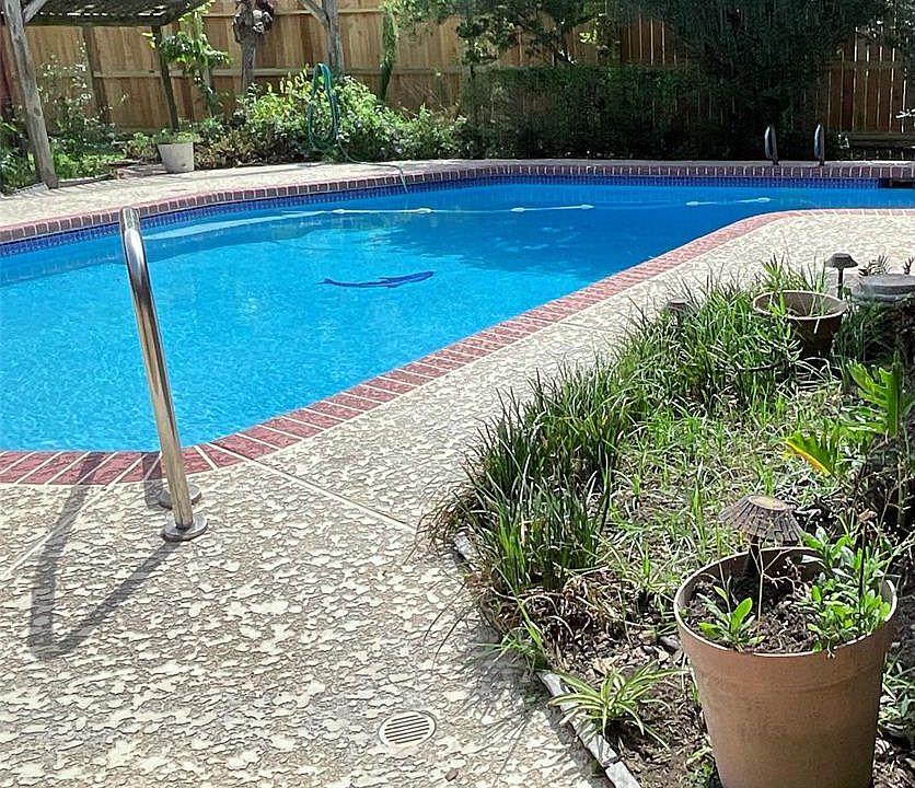 1st image of 2922 Fontana Drive