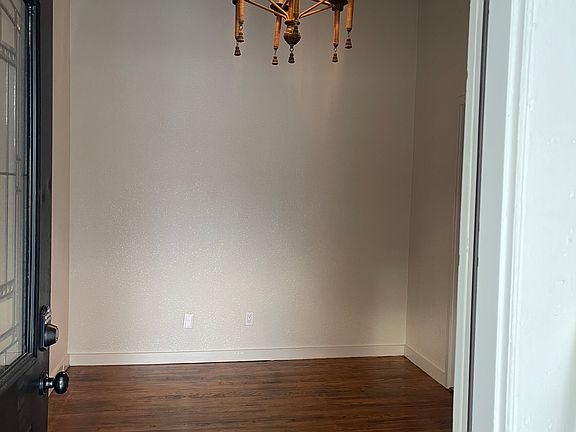 Large entry way could be separate seating area!