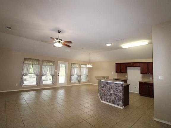 3rd image of 5827 Palo Pinto Dr