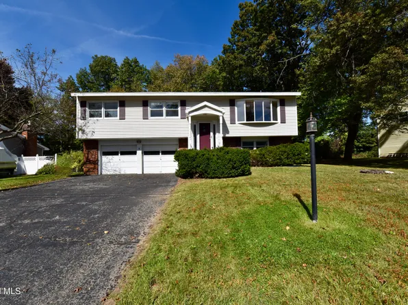 7 Woodland Drive, Schenectady, NY 12309