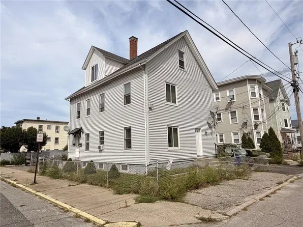 77 Henry St, Central Falls, RI 02863