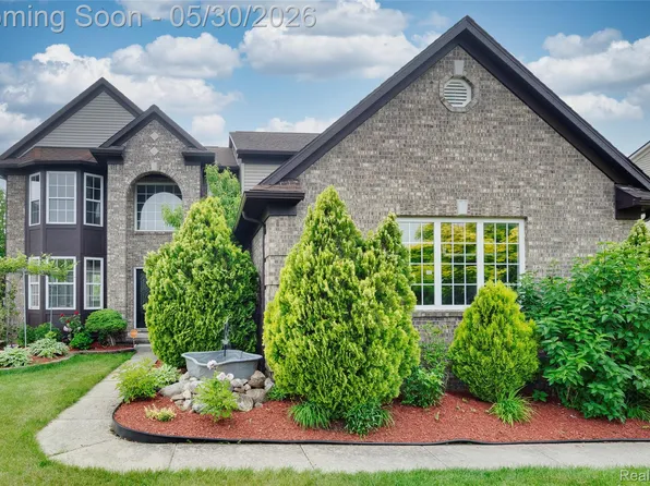 6330 Sadie Ln, Belleville, MI 48111