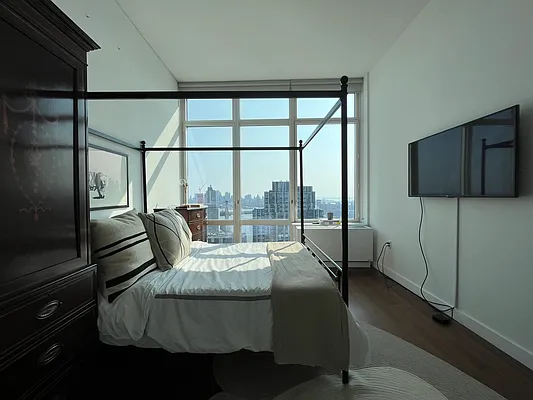 Rented by Corcoran | media 21