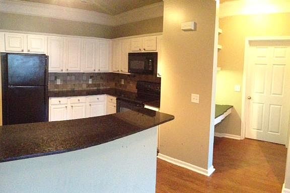 4th image of 4183 NW Meadow Creek Cir APT 105