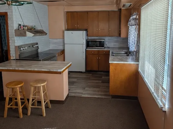 15 Arch Ave APT 1, Lewiston, ME 04240