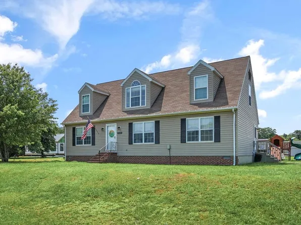 2370 Yardarm Dr, Greenbackville, VA 23356