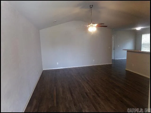 3 bed, 2.0 bath, 1510 sqft, $1,745 — Photo 3