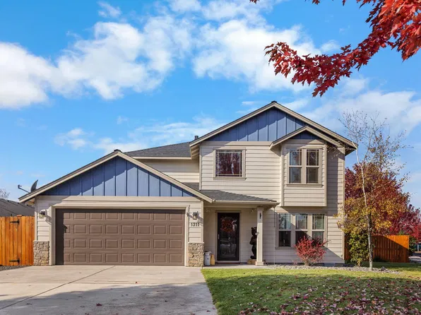 1311 NW 21st St, Redmond, OR 97756