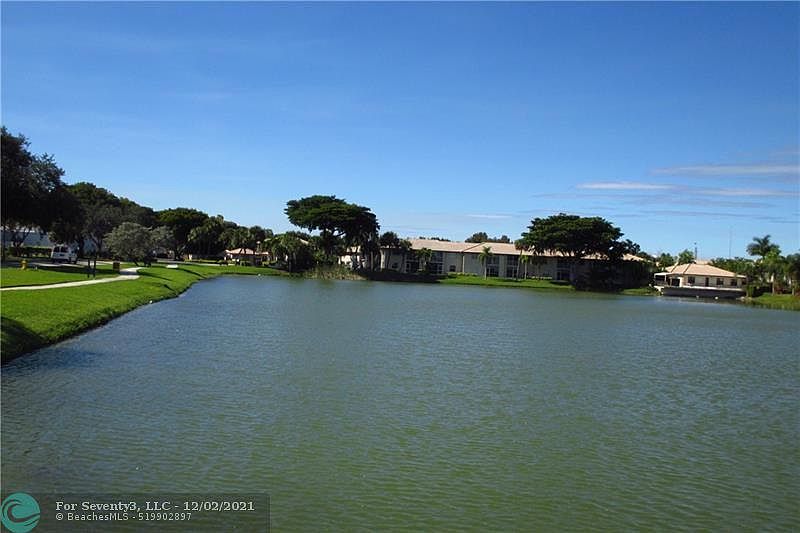 1st image of 5520 Lakeside Dr APT 102