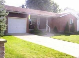 21 Milton Dr, Lancaster, NY 14086