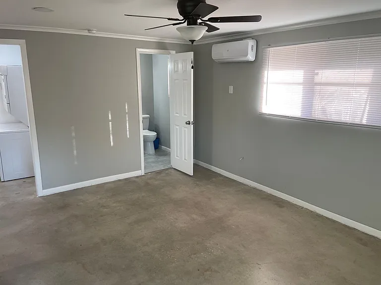 1402 E 12th St #5 — Photo 12