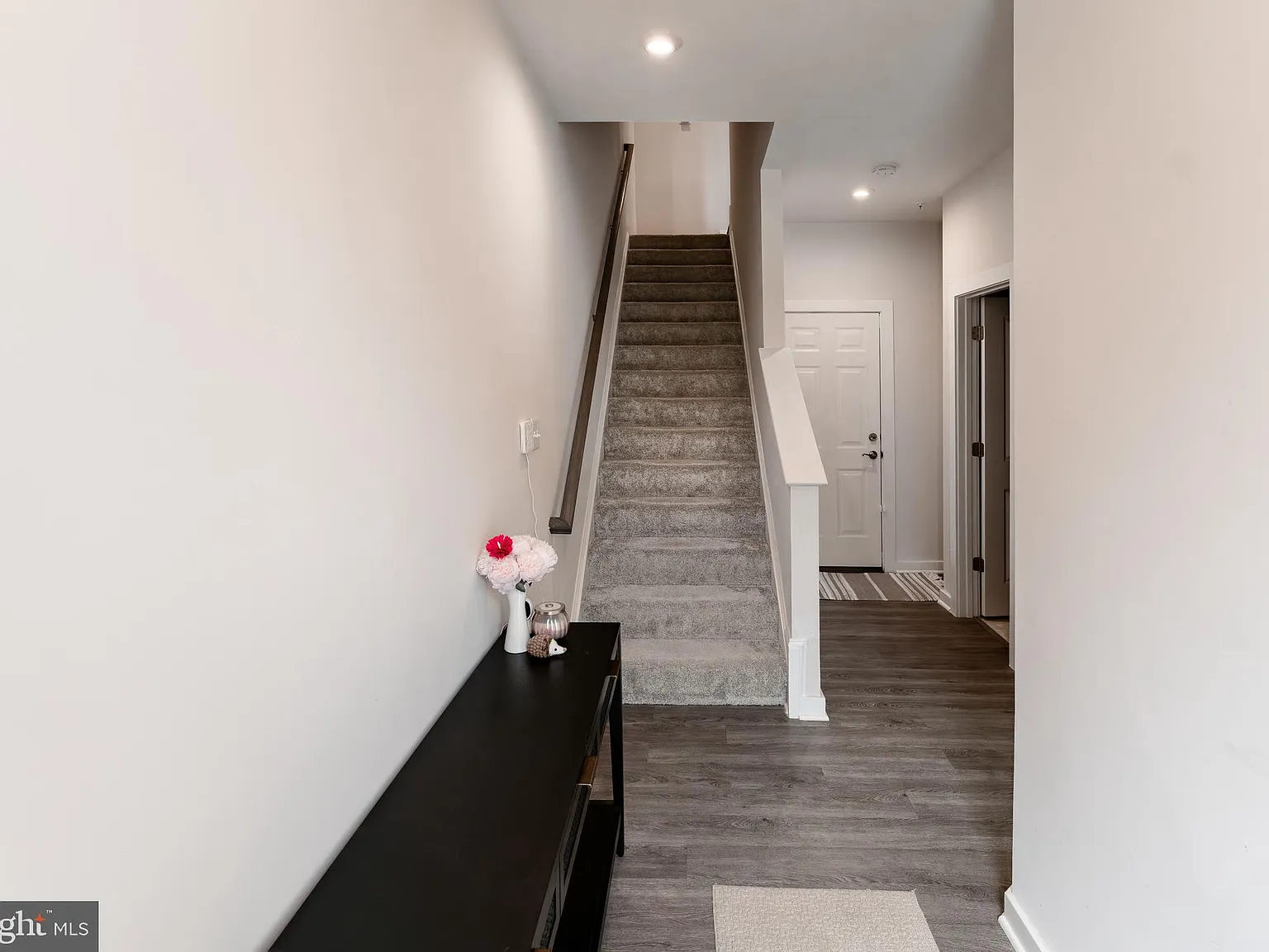 3 bed, 3.5 bath, 2178 sqft, $3,550 — Photo 4