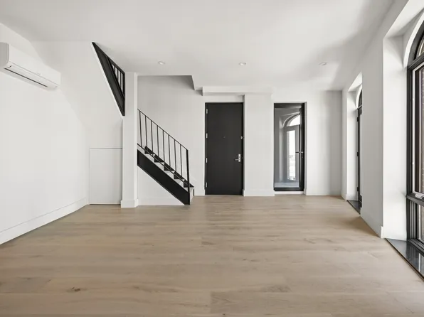 1048 Flushing Avenue 4L image 2 of 18